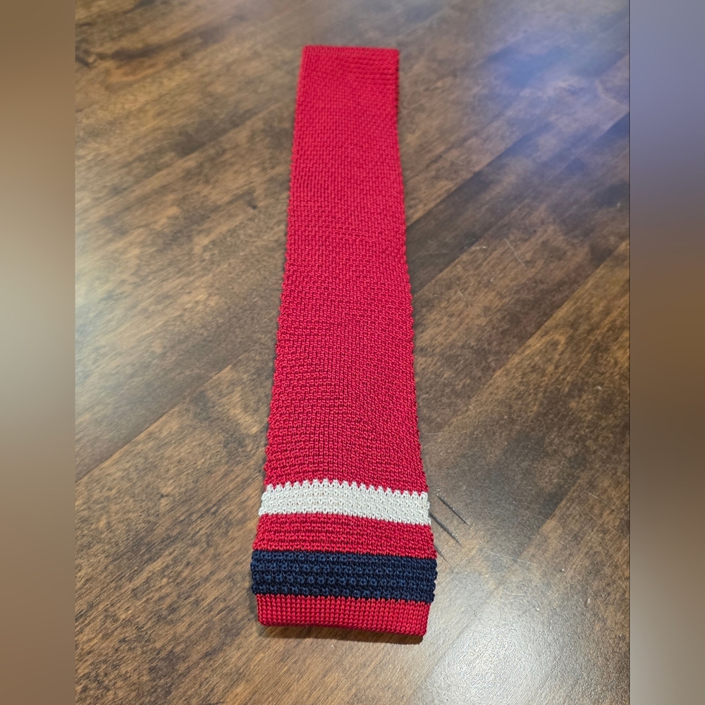 Daniel Cremieux Red Blue White Knit 100% Silk Tie Made In Italy